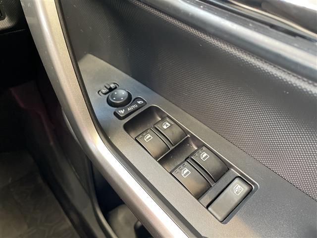 ロッキー プレミアムＧ　ＨＥＶ　スマートアシスト　９インチメモリナビ　バックカメラ　レーダークルーズコントロール　ＬＥＤオート　ハーフレザーシート　シートヒーター　純正１７インチアルミホイール　ステアリングスイッチ　純正ＥＴＣ（14枚目）