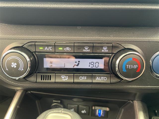 ロッキー プレミアムＧ　ＨＥＶ　スマートアシスト　９インチメモリナビ　バックカメラ　レーダークルーズコントロール　ＬＥＤオート　ハーフレザーシート　シートヒーター　純正１７インチアルミホイール　ステアリングスイッチ　純正ＥＴＣ（18枚目）