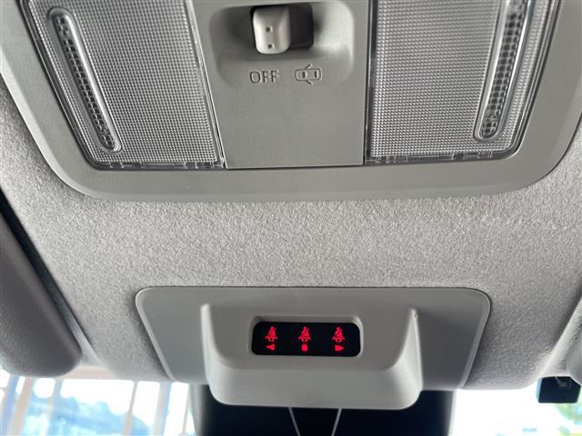 ロッキー プレミアムＧ　ＨＥＶ　スマートアシスト　９インチメモリナビ　バックカメラ　レーダークルーズコントロール　ＬＥＤオート　ハーフレザーシート　シートヒーター　純正１７インチアルミホイール　ステアリングスイッチ　純正ＥＴＣ（25枚目）