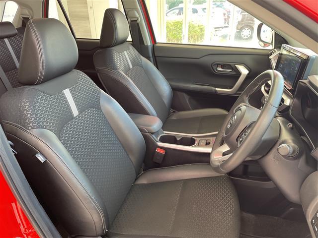 ロッキー プレミアムＧ　ＨＥＶ　スマートアシスト　９インチメモリナビ　バックカメラ　レーダークルーズコントロール　ＬＥＤオート　ハーフレザーシート　シートヒーター　純正１７インチアルミホイール　ステアリングスイッチ　純正ＥＴＣ（29枚目）