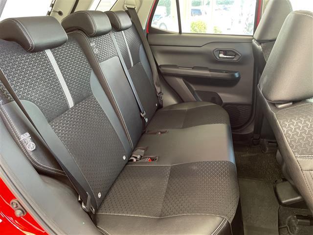 ロッキー プレミアムＧ　ＨＥＶ　スマートアシスト　９インチメモリナビ　バックカメラ　レーダークルーズコントロール　ＬＥＤオート　ハーフレザーシート　シートヒーター　純正１７インチアルミホイール　ステアリングスイッチ　純正ＥＴＣ（31枚目）