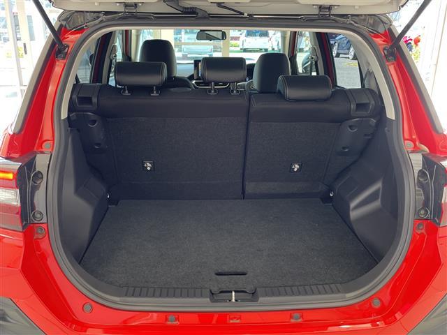 ロッキー プレミアムＧ　ＨＥＶ　スマートアシスト　９インチメモリナビ　バックカメラ　レーダークルーズコントロール　ＬＥＤオート　ハーフレザーシート　シートヒーター　純正１７インチアルミホイール　ステアリングスイッチ　純正ＥＴＣ（33枚目）