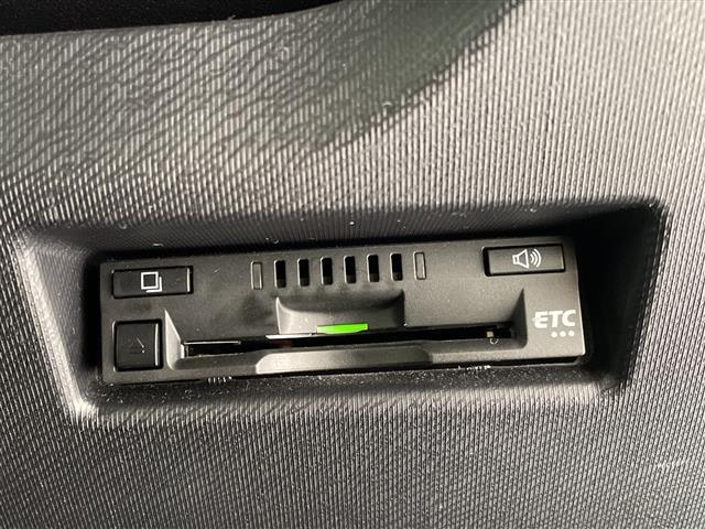 アクア Ｓスタイルブラック　トヨタセーフティーセンス　８インチメモリナビ（ＣＤ／ＤＶＤ／ＢＴ／フルセグ）　バックカメラ　ＬＥＤオートライト　純正１５インチアルミホイール　ＥＴＣ（7枚目）