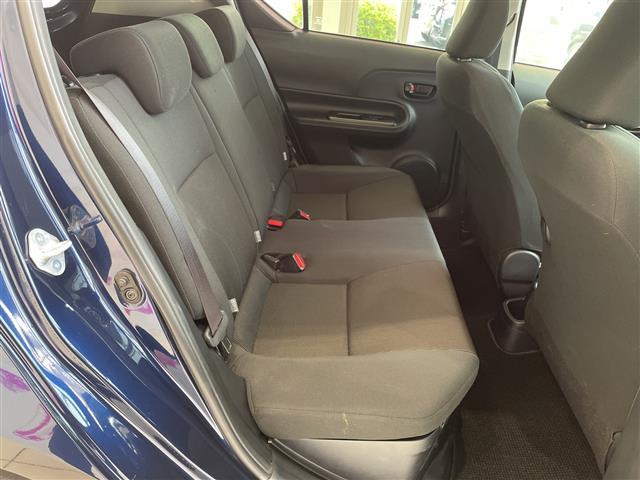 アクア Ｓスタイルブラック　トヨタセーフティーセンス　８インチメモリナビ（ＣＤ／ＤＶＤ／ＢＴ／フルセグ）　バックカメラ　ＬＥＤオートライト　純正１５インチアルミホイール　ＥＴＣ（13枚目）