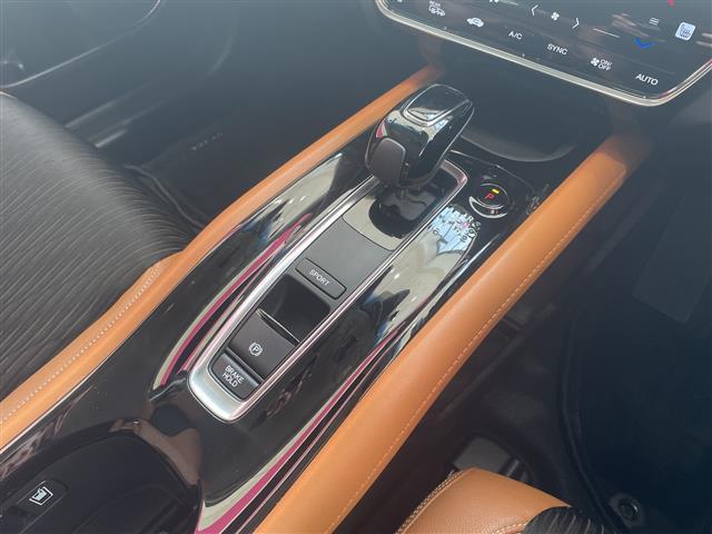 ヴェゼル ハイブリッドＺ・ホンダセンシング　ホンダセンシング　純正ナビ　フルセグＴＶ　バックカメラ　アダプティブクルーズコントロール　ＬＥＤ　ハーフレザー　パワーシート　シートヒーター　純正１７インチＡＷ　パドルシフト　ＥＴＣ　禁煙車（10枚目）