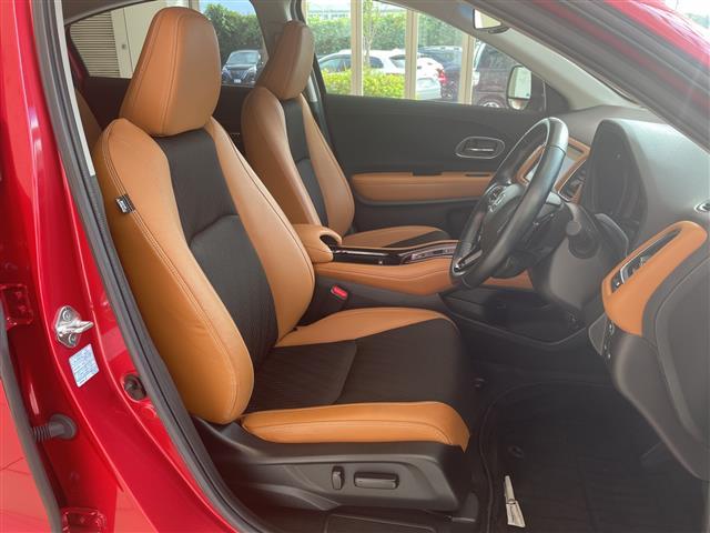 ヴェゼル ハイブリッドＺ・ホンダセンシング　ホンダセンシング　純正ナビ　フルセグＴＶ　バックカメラ　アダプティブクルーズコントロール　ＬＥＤ　ハーフレザー　パワーシート　シートヒーター　純正１７インチＡＷ　パドルシフト　ＥＴＣ　禁煙車（11枚目）