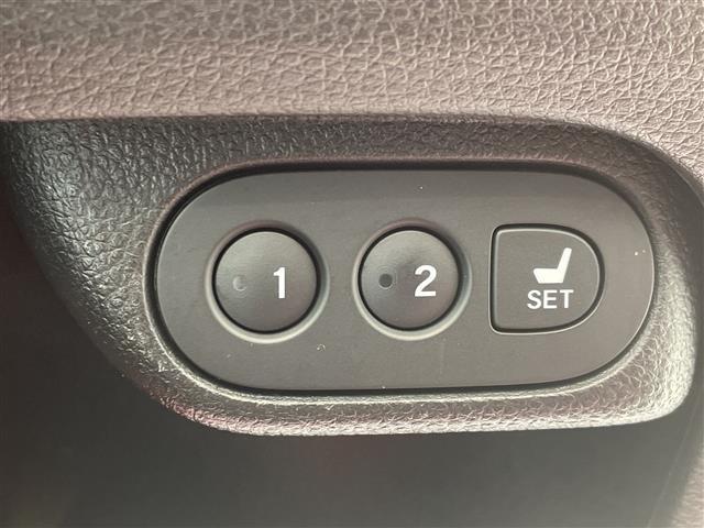 ヴェゼル ハイブリッドＺ・ホンダセンシング　ホンダセンシング　純正ナビ　フルセグＴＶ　バックカメラ　アダプティブクルーズコントロール　ＬＥＤ　ハーフレザー　パワーシート　シートヒーター　純正１７インチＡＷ　パドルシフト　ＥＴＣ　禁煙車（32枚目）