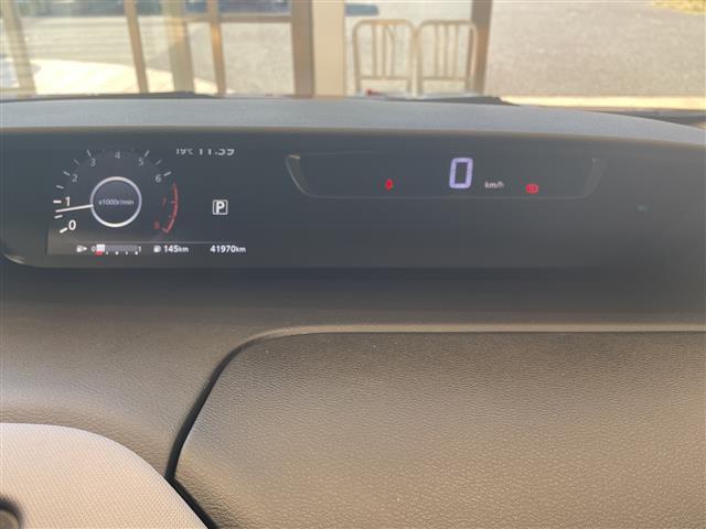 セレナ Ｘ　インテリジェント　エマージェンシーブレーキ　純正８インチナビ　ＣＤ／ＤＶＤ／ＢＴ／フルセグ／ＵＳＢ　アラウンドビューモニター　フリップダウンモニター　両側電動スライドドア（7枚目）