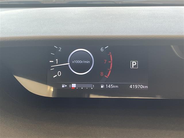 セレナ Ｘ　インテリジェント　エマージェンシーブレーキ　純正８インチナビ　ＣＤ／ＤＶＤ／ＢＴ／フルセグ／ＵＳＢ　アラウンドビューモニター　フリップダウンモニター　両側電動スライドドア（12枚目）