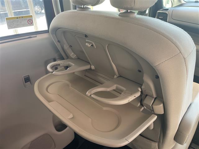 セレナ Ｘ　インテリジェント　エマージェンシーブレーキ　純正８インチナビ　ＣＤ／ＤＶＤ／ＢＴ／フルセグ／ＵＳＢ　アラウンドビューモニター　フリップダウンモニター　両側電動スライドドア（20枚目）