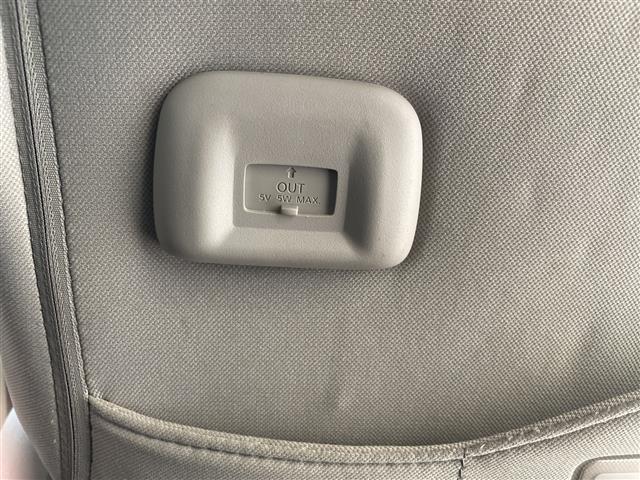 セレナ Ｘ　インテリジェント　エマージェンシーブレーキ　純正８インチナビ　ＣＤ／ＤＶＤ／ＢＴ／フルセグ／ＵＳＢ　アラウンドビューモニター　フリップダウンモニター　両側電動スライドドア（26枚目）