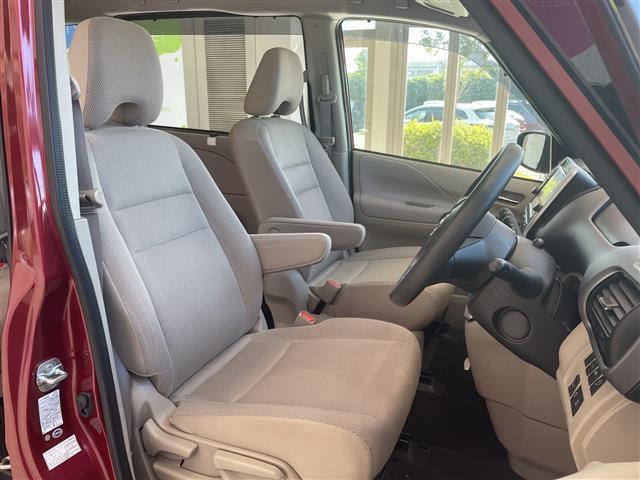 セレナ Ｘ　インテリジェント　エマージェンシーブレーキ　純正８インチナビ　ＣＤ／ＤＶＤ／ＢＴ／フルセグ／ＵＳＢ　アラウンドビューモニター　フリップダウンモニター　両側電動スライドドア（28枚目）