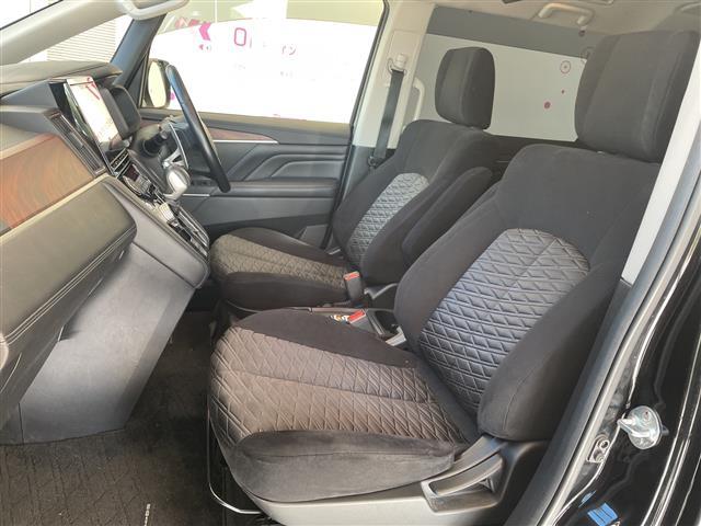 デリカＤ：５ Ｇ　パワーパッケージ　三菱ｅ－Ａｓｓｉｓｔ　フリップダウンモニター　純正メモリナビ　全方位カメラ　両側電動ドア　パワーバックドア　オートクルーズコントロール　ＬＥＤ　シートヒーター　ブラインドスポットモニター　ＥＴＣ（12枚目）