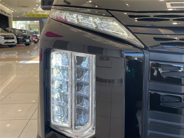 デリカＤ：５ Ｇ　パワーパッケージ　三菱ｅ－Ａｓｓｉｓｔ　フリップダウンモニター　純正メモリナビ　全方位カメラ　両側電動ドア　パワーバックドア　オートクルーズコントロール　ＬＥＤ　シートヒーター　ブラインドスポットモニター　ＥＴＣ（16枚目）