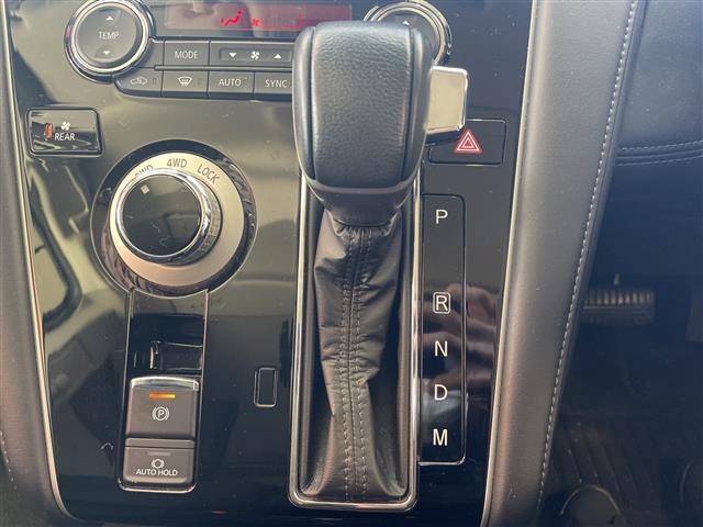 デリカＤ：５ Ｇ　パワーパッケージ　三菱ｅ－Ａｓｓｉｓｔ　フリップダウンモニター　純正メモリナビ　全方位カメラ　両側電動ドア　パワーバックドア　オートクルーズコントロール　ＬＥＤ　シートヒーター　ブラインドスポットモニター　ＥＴＣ（27枚目）