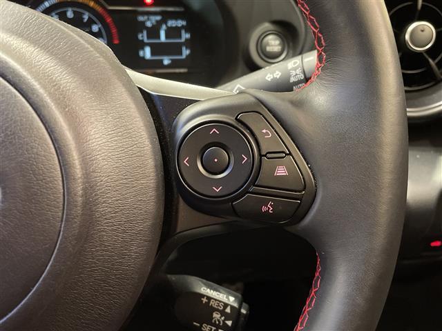 ＢＲＺ Ｒ　アイサイト☆フローティングディスプレイオーディオ　ＢＴ／ＵＳＢ　デジタルインナーミラー　レーダークルーズコントロール　ＬＥＤヘッドライト　シートヒーター　純正１７インチアルミホイール（4枚目）