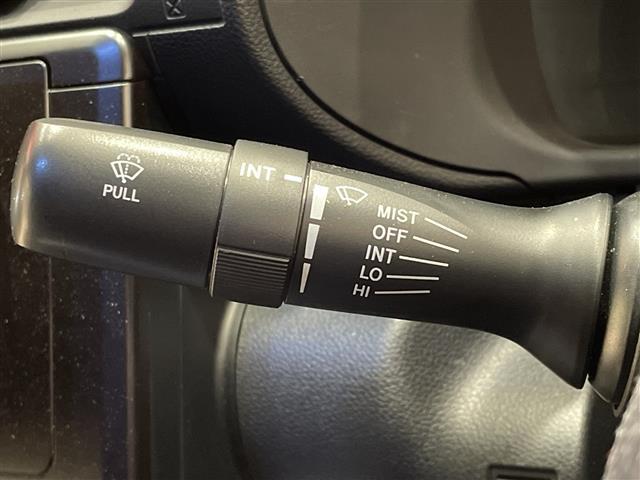 ＢＲＺ Ｒ　アイサイト☆フローティングディスプレイオーディオ　ＢＴ／ＵＳＢ　デジタルインナーミラー　レーダークルーズコントロール　ＬＥＤヘッドライト　シートヒーター　純正１７インチアルミホイール（9枚目）