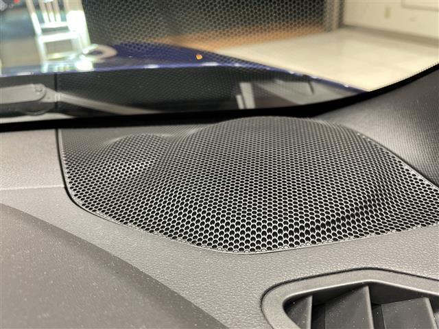 ＢＲＺ Ｒ　アイサイト☆フローティングディスプレイオーディオ　ＢＴ／ＵＳＢ　デジタルインナーミラー　レーダークルーズコントロール　ＬＥＤヘッドライト　シートヒーター　純正１７インチアルミホイール（20枚目）