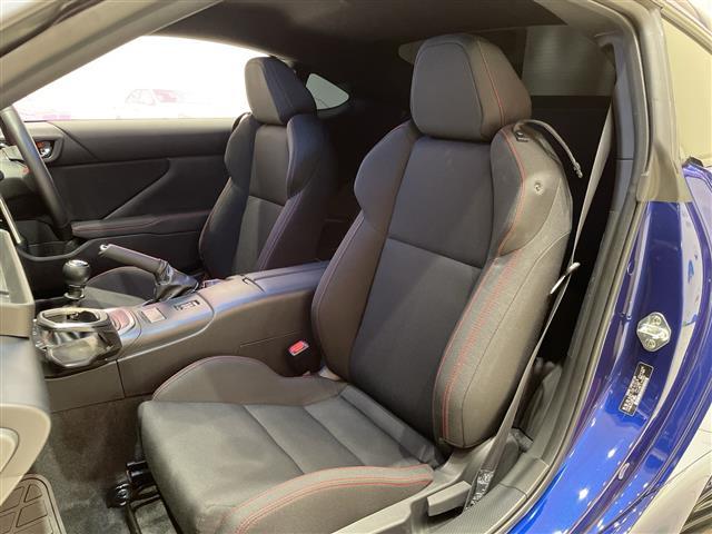 ＢＲＺ Ｒ　アイサイト☆フローティングディスプレイオーディオ　ＢＴ／ＵＳＢ　デジタルインナーミラー　レーダークルーズコントロール　ＬＥＤヘッドライト　シートヒーター　純正１７インチアルミホイール（31枚目）