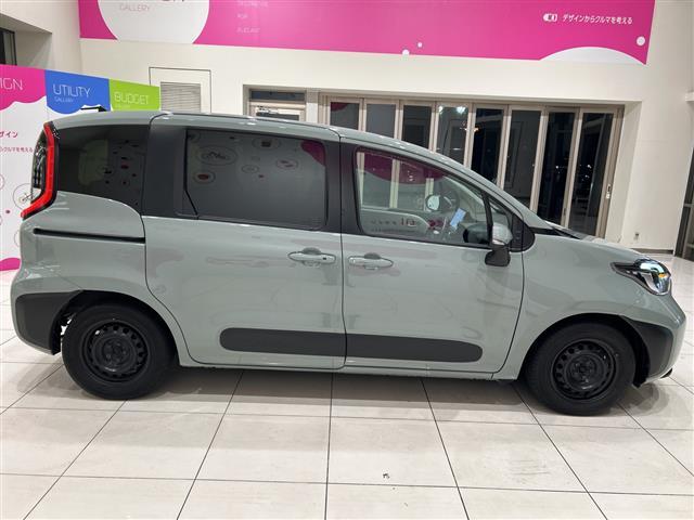 シエンタ Ｚ　純正フリップダウンモニター　純正ナビ　パノラミックビューモニター　両側パワースライドドア　レーダークルーズコントロール　ＬＥＤ　シートヒーター　ステアリングヒーター　ブラインドスポットモニター　ＥＴＣ（20枚目）