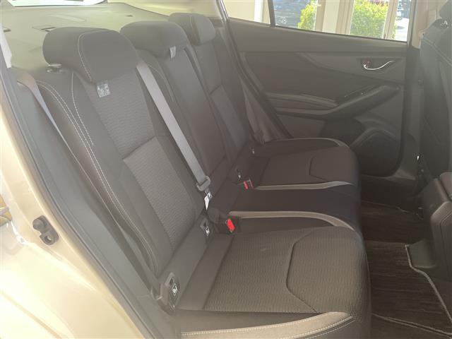 インプレッサＧ４ ２．０ｉ－Ｓアイサイト　アイサイト　純正ナビ　フルセグＴＶ　バックカメラ　レーダークルーズコントロール　ＬＥＤ　パワーシート　純正１８インチＡＷ　パドルシフト　ステアリングスイッチ　Ｐスタート　ＥＴＣ　禁煙車（13枚目）