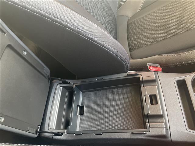 インプレッサＧ４ ２．０ｉ－Ｓアイサイト　アイサイト　純正ナビ　フルセグＴＶ　バックカメラ　レーダークルーズコントロール　ＬＥＤ　パワーシート　純正１８インチＡＷ　パドルシフト　ステアリングスイッチ　Ｐスタート　ＥＴＣ　禁煙車（33枚目）