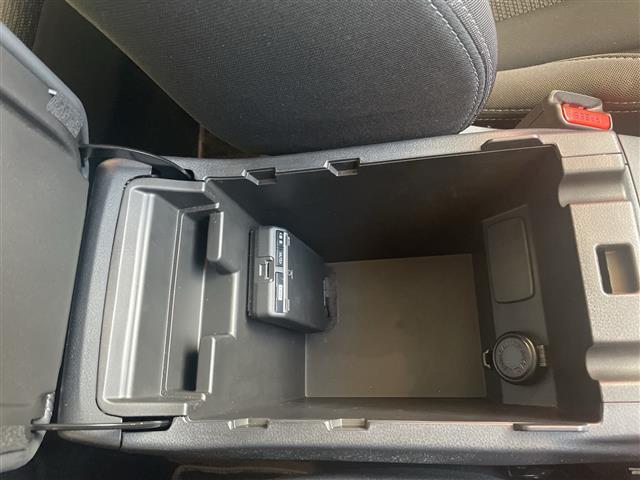 インプレッサＧ４ ２．０ｉ－Ｓアイサイト　アイサイト　純正ナビ　フルセグＴＶ　バックカメラ　レーダークルーズコントロール　ＬＥＤ　パワーシート　純正１８インチＡＷ　パドルシフト　ステアリングスイッチ　Ｐスタート　ＥＴＣ　禁煙車（34枚目）