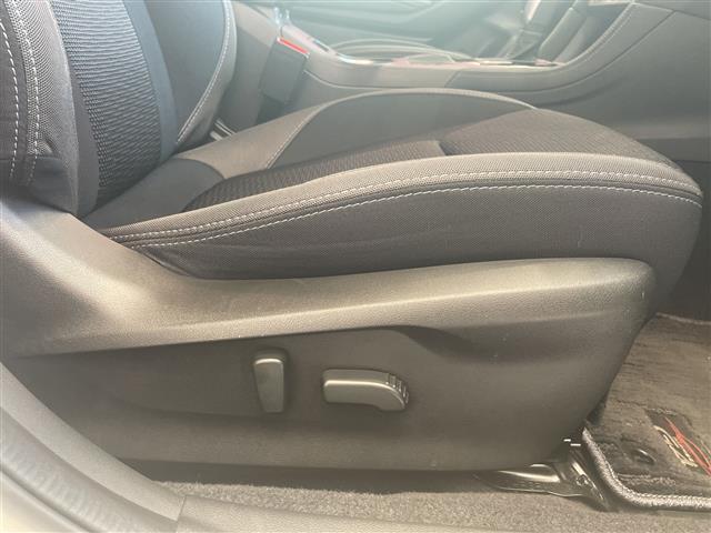 インプレッサＧ４ ２．０ｉ－Ｓアイサイト　アイサイト　純正ナビ　フルセグＴＶ　バックカメラ　レーダークルーズコントロール　ＬＥＤ　パワーシート　純正１８インチＡＷ　パドルシフト　ステアリングスイッチ　Ｐスタート　ＥＴＣ　禁煙車（35枚目）