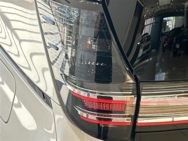 ヴォクシー Ｓ－Ｚ　セーフティセンス　純正１０．５インチナビ　ＣＤ／ＢＴ／ＵＳＢ／ＨＤＭＩ／フルセグ　バックカメラ　フリップダウンモニター　両側電動スライドドア　パワーバックドア　レーダークルーズ（25枚目）