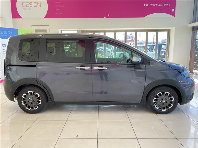 フリード e:HEVクロスター ホンダセンシング 純正9インチメモリーナビ BT/USB/フルセグ/アップルカープレイ バックカメラ 両側電動スライドドア レーダークルーズコントロール レーンキープアシスト LED(21枚目)