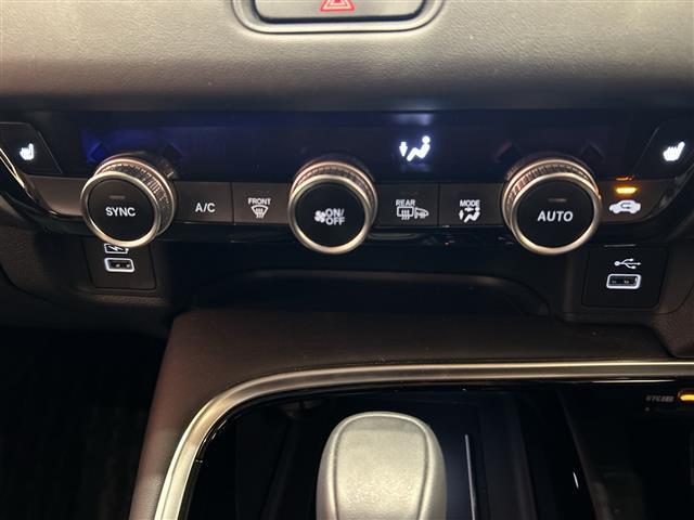 ヴェゼル ｅ：ＨＥＶ　Ｚ　ホンダセンシング　純正ナビ　バックカメラ　パワーバックドア　レーダークルーズコントロール　ＬＥＤ　ハーフレザーシート　シートヒーター　純正アルミ　ブラインドスポットモニター　ワイヤレス充電　純正ＥＴＣ（9枚目）