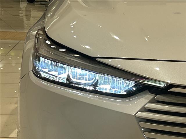 ヴェゼル ｅ：ＨＥＶ　Ｚ　ホンダセンシング　純正ナビ　バックカメラ　パワーバックドア　レーダークルーズコントロール　ＬＥＤ　ハーフレザーシート　シートヒーター　純正アルミ　ブラインドスポットモニター　ワイヤレス充電　純正ＥＴＣ（16枚目）