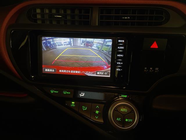 アクア Ｓ　トヨタセーフティーセンス　純正メモリナビ（ＣＤ／ＢＴ／フルセグ）　バックカメラ　ＨＩＤオートライト　シートヒーター　ステアリングスイッチ（3枚目）
