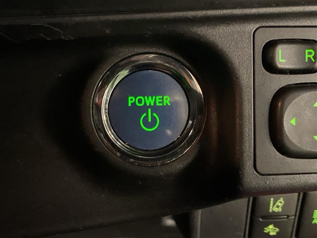 アクア Ｓ　トヨタセーフティーセンス　純正メモリナビ（ＣＤ／ＢＴ／フルセグ）　バックカメラ　ＨＩＤオートライト　シートヒーター　ステアリングスイッチ（7枚目）