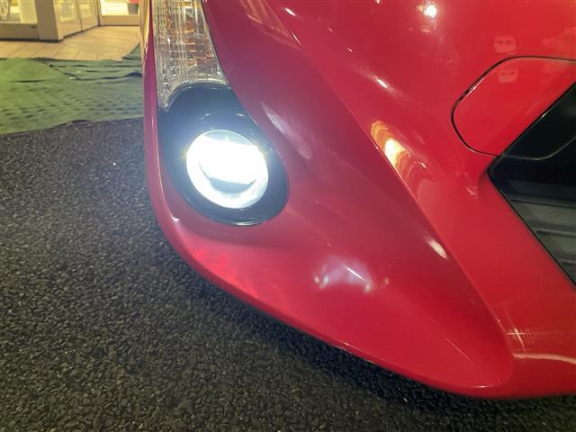 アクア Ｓ　トヨタセーフティーセンス　純正メモリナビ（ＣＤ／ＢＴ／フルセグ）　バックカメラ　ＨＩＤオートライト　シートヒーター　ステアリングスイッチ（12枚目）