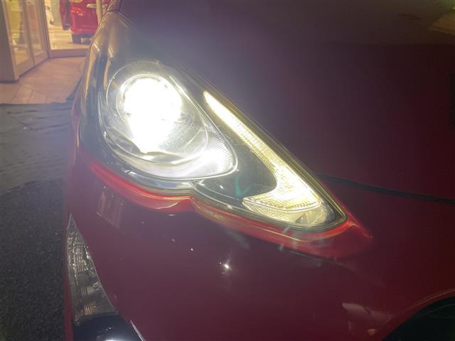 アクア Ｓ　トヨタセーフティーセンス　純正メモリナビ（ＣＤ／ＢＴ／フルセグ）　バックカメラ　ＨＩＤオートライト　シートヒーター　ステアリングスイッチ（13枚目）