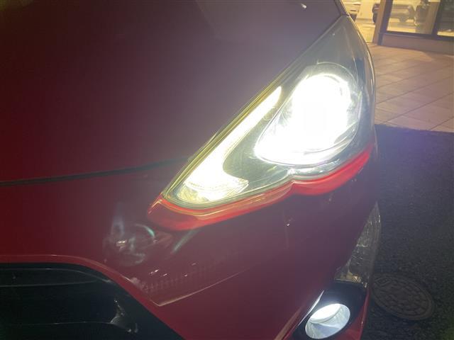 アクア Ｓ　トヨタセーフティーセンス　純正メモリナビ（ＣＤ／ＢＴ／フルセグ）　バックカメラ　ＨＩＤオートライト　シートヒーター　ステアリングスイッチ（17枚目）