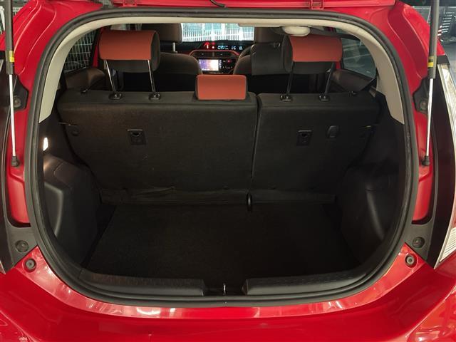 アクア Ｓ　トヨタセーフティーセンス　純正メモリナビ（ＣＤ／ＢＴ／フルセグ）　バックカメラ　ＨＩＤオートライト　シートヒーター　ステアリングスイッチ（26枚目）