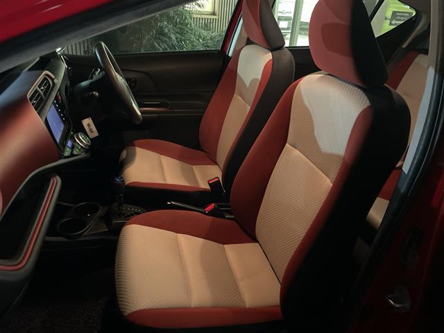 アクア Ｓ　トヨタセーフティーセンス　純正メモリナビ（ＣＤ／ＢＴ／フルセグ）　バックカメラ　ＨＩＤオートライト　シートヒーター　ステアリングスイッチ（30枚目）