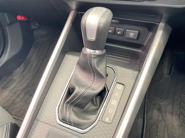 ロッキー プレミアムG HEV スマートアシスト 全方位モニター用カメラ レーダークルーズコントロール LEDオートライト ハーフレザー シートヒーター コーナーセンサー ステアリングスイッチ(15枚目)