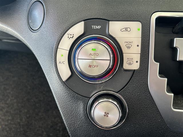 シエンタ G クエロ トヨタセーフティーセンス 純正ナビ パノラミックビューモニター 両側パワースライドドア LEDオートライト ハーフレザーシート シートヒーター 純正15インチアルミ ステアリングヒーター ETC 禁煙(9枚目)