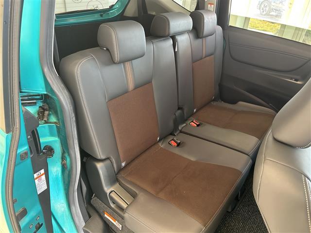 シエンタ G クエロ トヨタセーフティーセンス 純正ナビ パノラミックビューモニター 両側パワースライドドア LEDオートライト ハーフレザーシート シートヒーター 純正15インチアルミ ステアリングヒーター ETC 禁煙(13枚目)