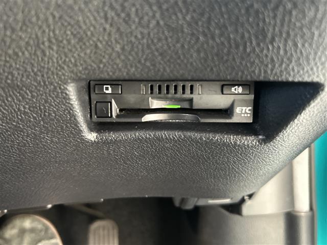 シエンタ G クエロ トヨタセーフティーセンス 純正ナビ パノラミックビューモニター 両側パワースライドドア LEDオートライト ハーフレザーシート シートヒーター 純正15インチアルミ ステアリングヒーター ETC 禁煙(28枚目)