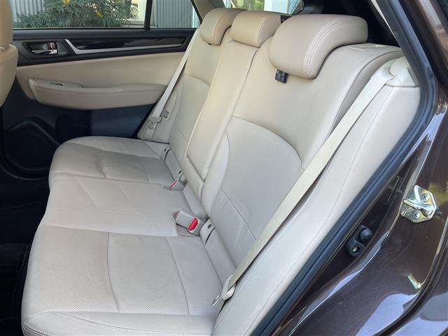 レガシィアウトバック リミテッド アイサイト サンルーフ 純正8インチナビ フルセグTV バックカメラ パワーバックドア レーダークルーズコントロール LED レザーシート パワーシート シートヒーター ETC 禁煙車(14枚目)