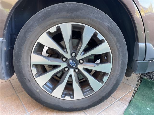 レガシィアウトバック リミテッド アイサイト サンルーフ 純正8インチナビ フルセグTV バックカメラ パワーバックドア レーダークルーズコントロール LED レザーシート パワーシート シートヒーター ETC 禁煙車(26枚目)