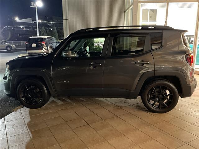 ジープ・レネゲード リミテッド　サンルーフ　純正ナビ　フルセグＴＶ　バックカメラ　クルーズコントロール　ＬＥＤ　レザーシート　パワーシート　シートヒーター　ステアリングヒーター　純正１７インチＡＷ　プッシュスタート　ＥＴＣ　禁煙車（22枚目）