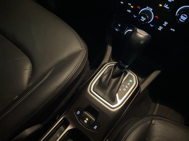 ジープ・レネゲード リミテッド　サンルーフ　純正ナビ　フルセグＴＶ　バックカメラ　クルーズコントロール　ＬＥＤ　レザーシート　パワーシート　シートヒーター　ステアリングヒーター　純正１７インチＡＷ　プッシュスタート　ＥＴＣ　禁煙車（27枚目）