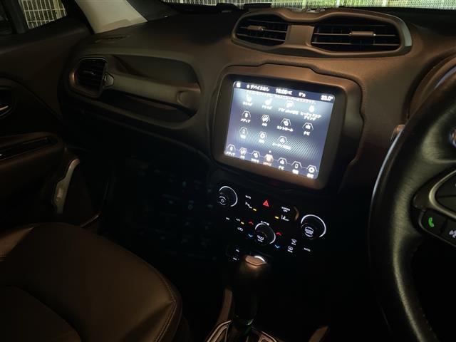 ジープ・レネゲード リミテッド　サンルーフ　純正ナビ　フルセグＴＶ　バックカメラ　クルーズコントロール　ＬＥＤ　レザーシート　パワーシート　シートヒーター　ステアリングヒーター　純正１７インチＡＷ　プッシュスタート　ＥＴＣ　禁煙車（29枚目）