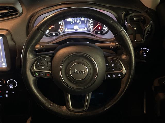 ジープ・レネゲード リミテッド　サンルーフ　純正ナビ　フルセグＴＶ　バックカメラ　クルーズコントロール　ＬＥＤ　レザーシート　パワーシート　シートヒーター　ステアリングヒーター　純正１７インチＡＷ　プッシュスタート　ＥＴＣ　禁煙車（33枚目）