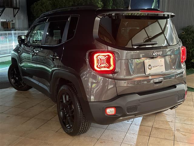 ジープ・レネゲード リミテッド　サンルーフ　純正ナビ　フルセグＴＶ　バックカメラ　クルーズコントロール　ＬＥＤ　レザーシート　パワーシート　シートヒーター　ステアリングヒーター　純正１７インチＡＷ　プッシュスタート　ＥＴＣ　禁煙車（34枚目）